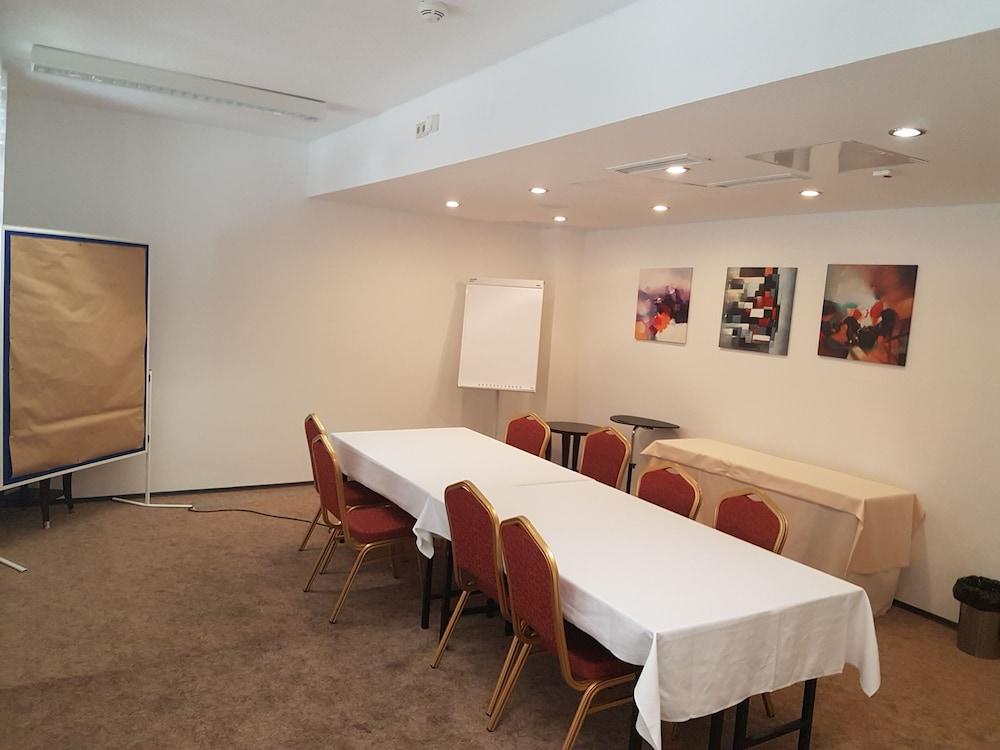 Grand Palace Hotel Hannover Ngoại thất bức ảnh